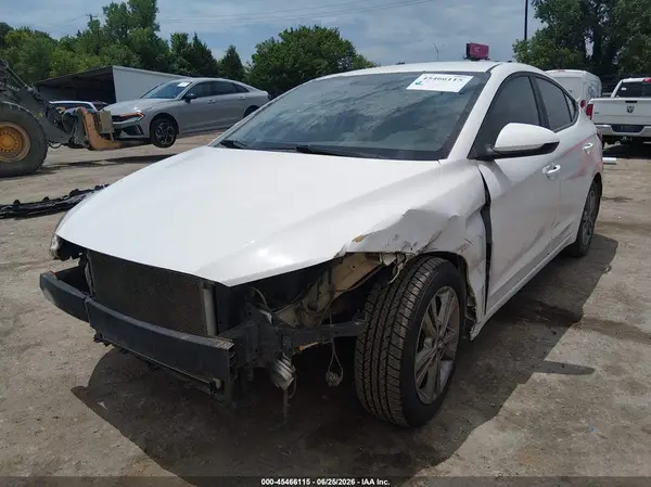 5NPD84LF0HH028462 2017 HYUNDAI ELANTRA - Image 2