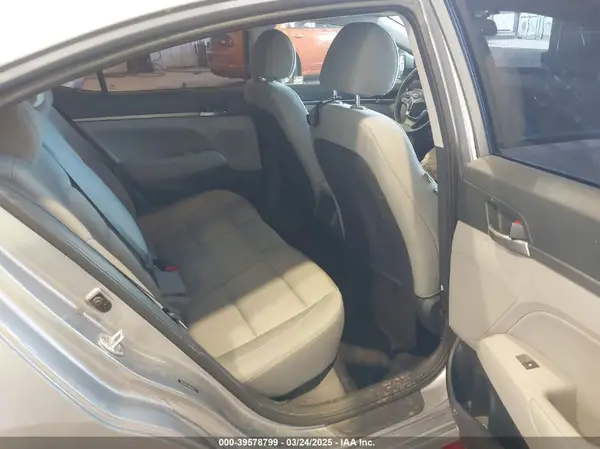 5NPD84LF0HH030213 2017 HYUNDAI ELANTRA - Image 8