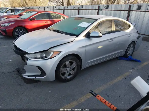 5NPD84LF0HH030275 2017 HYUNDAI ELANTRA - Image 2