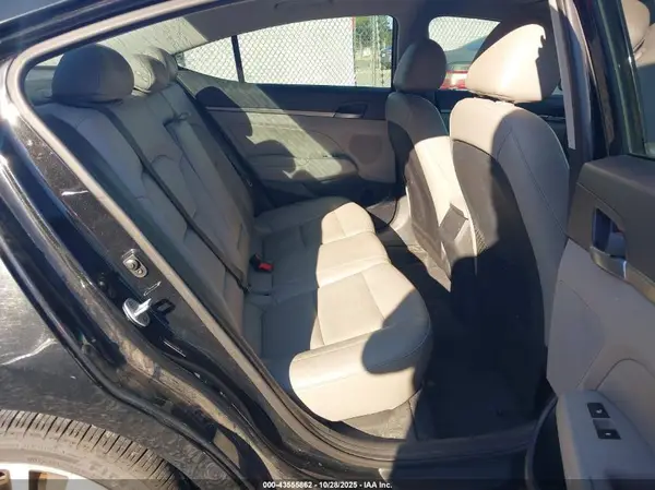 5NPD84LF0HH042135 2017 HYUNDAI ELANTRA - Image 8