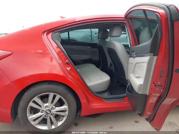 5NPD84LF0HH043981 2017 HYUNDAI ELANTRA - Image 8