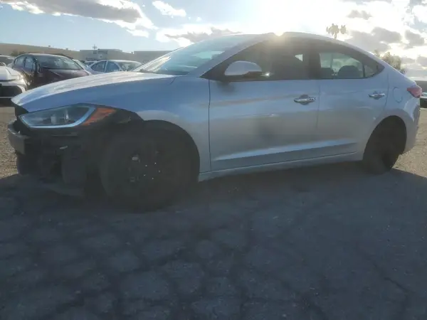 5NPD84LF0HH045844 2017 HYUNDAI ELANTRA - Image 1