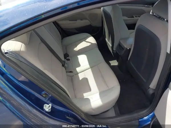 5NPD84LF0HH047111 2017 HYUNDAI ELANTRA - Image 8