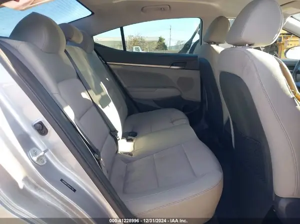 5NPD84LF0HH047318 2017 HYUNDAI ELANTRA - Image 8