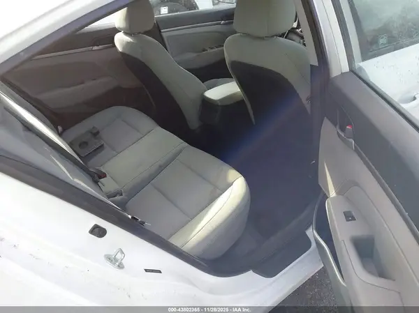 5NPD84LF0HH055628 2017 HYUNDAI ELANTRA - Image 8