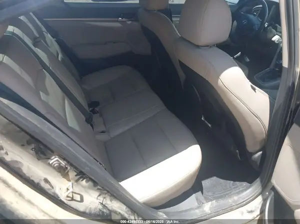 5NPD84LF0HH056066 2017 HYUNDAI ELANTRA - Image 8