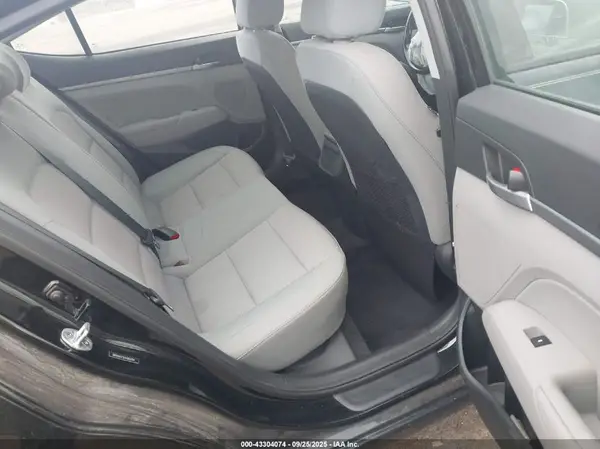 5NPD84LF0HH060764 2017 HYUNDAI ELANTRA - Image 8