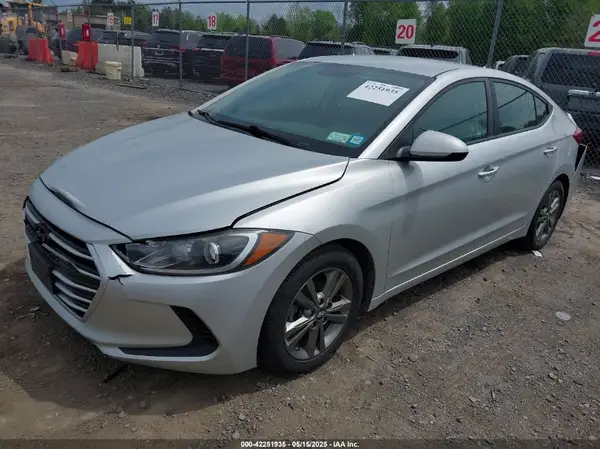 5NPD84LF0HH068072 2017 HYUNDAI ELANTRA - Image 2