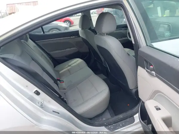 5NPD84LF0HH068072 2017 HYUNDAI ELANTRA - Image 8