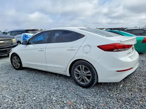5NPD84LF0HH070405 2017 HYUNDAI ELANTRA - Image 2