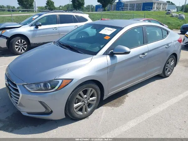 5NPD84LF0HH070968 2017 HYUNDAI ELANTRA - Image 2