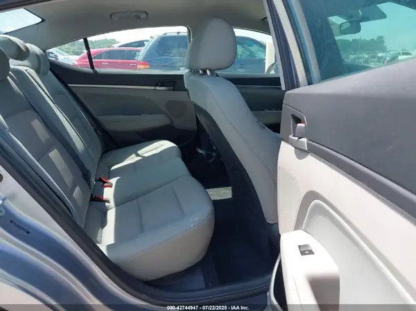 5NPD84LF0HH070968 2017 HYUNDAI ELANTRA - Image 8