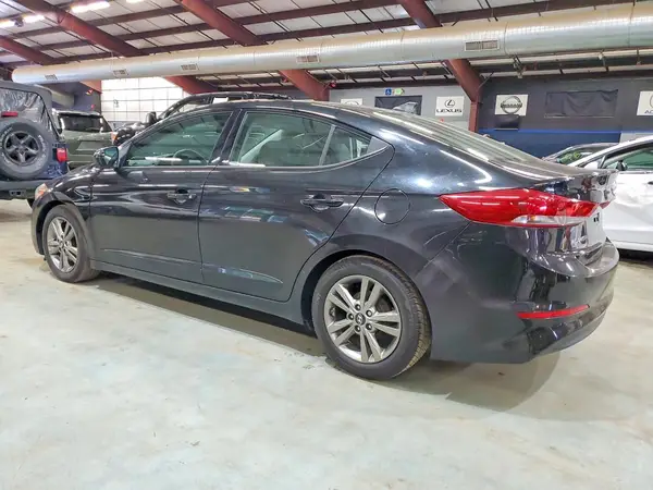 5NPD84LF0HH074924 2017 HYUNDAI ELANTRA - Image 2