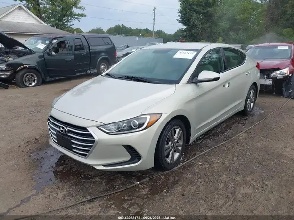 5NPD84LF0HH075071 2017 HYUNDAI ELANTRA - Image 2
