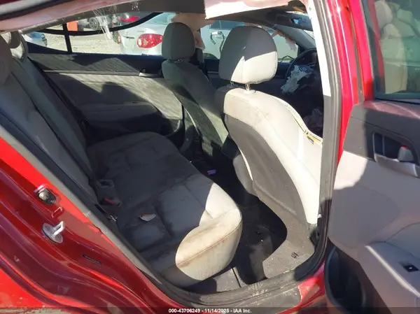 5NPD84LF0HH077905 2017 HYUNDAI ELANTRA - Image 8
