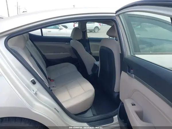 5NPD84LF0HH078942 2017 HYUNDAI ELANTRA - Image 8