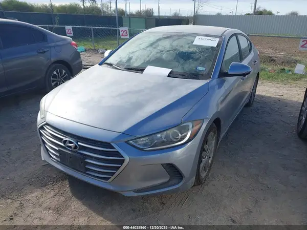 5NPD84LF0HH088063 2017 HYUNDAI ELANTRA - Image 2