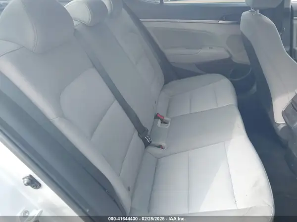 5NPD84LF0HH097989 2017 HYUNDAI ELANTRA - Image 8