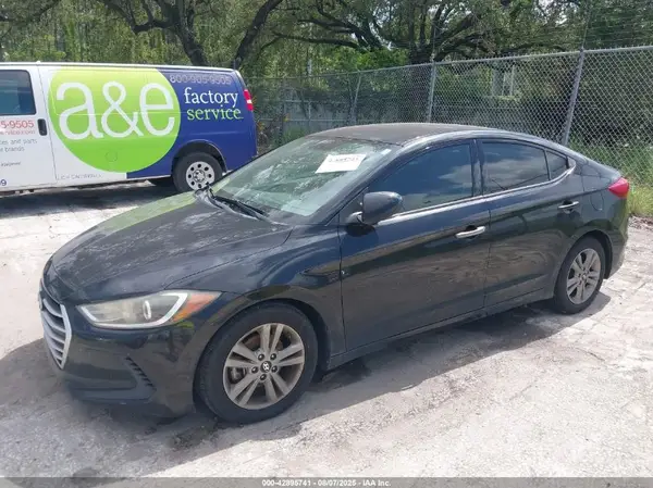 5NPD84LF0HH098639 2017 HYUNDAI ELANTRA - Image 2