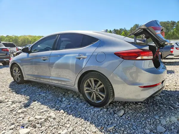 5NPD84LF0HH107498 2017 HYUNDAI ELANTRA - Image 2