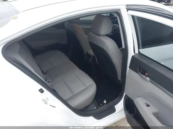 5NPD84LF0HH115696 2017 HYUNDAI ELANTRA - Image 8