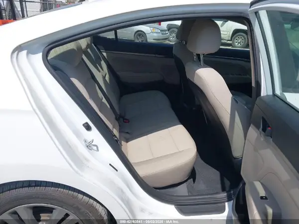 5NPD84LF0HH123720 2017 HYUNDAI ELANTRA - Image 8