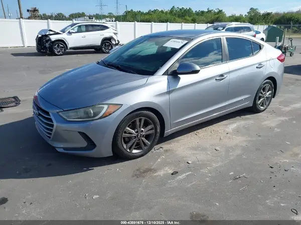 5NPD84LF0HH128089 2017 HYUNDAI ELANTRA - Image 2