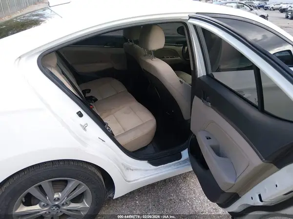 5NPD84LF0HH142977 2017 HYUNDAI ELANTRA - Image 8