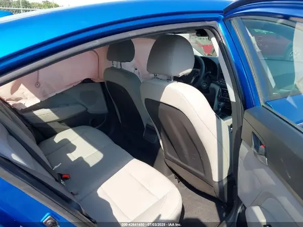 5NPD84LF0HH156068 2017 HYUNDAI ELANTRA - Image 8