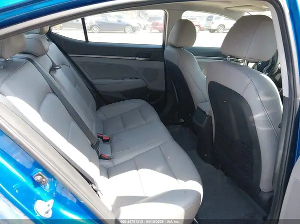 5NPD84LF0HH157656 2017 HYUNDAI ELANTRA - Image 8