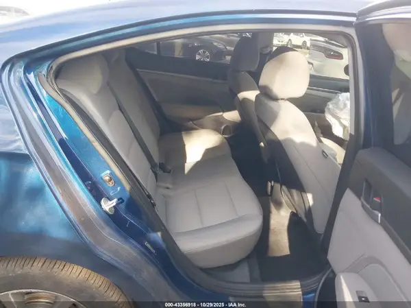 5NPD84LF0HH176398 2017 HYUNDAI ELANTRA - Image 8
