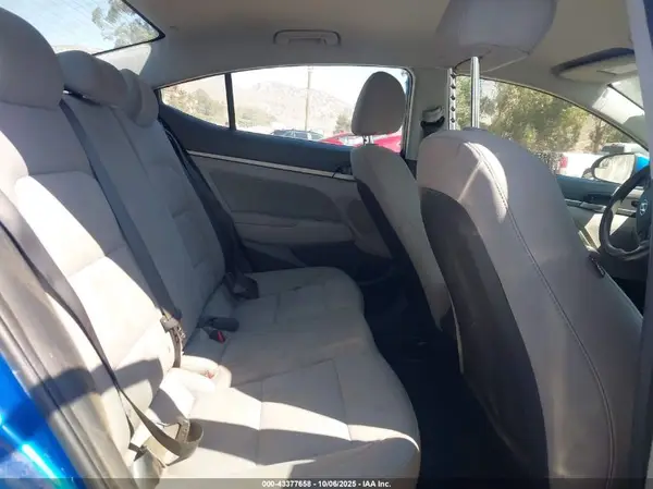 5NPD84LF0HH186218 2017 HYUNDAI ELANTRA - Image 8