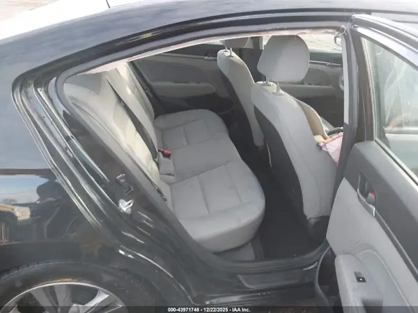 5NPD84LF0HH197509 2017 HYUNDAI ELANTRA - Image 8