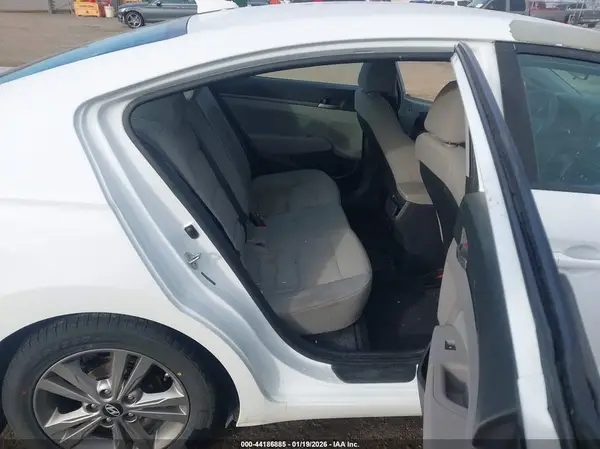 5NPD84LF0HH201767 2017 HYUNDAI ELANTRA - Image 8