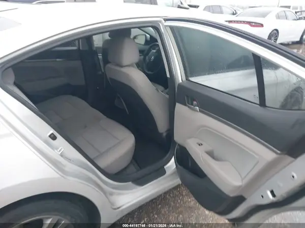 5NPD84LF0HH211487 2017 HYUNDAI ELANTRA - Image 8