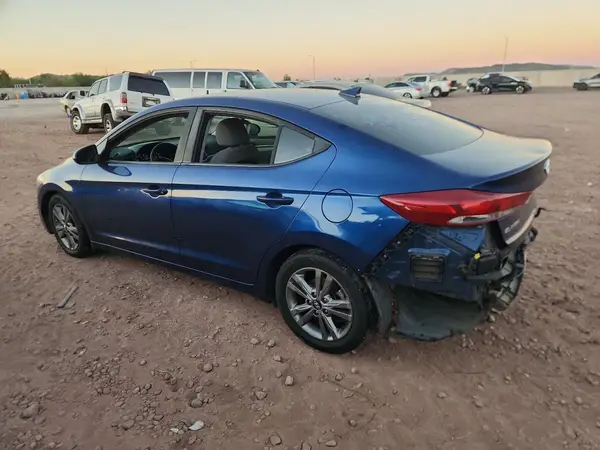 5NPD84LF0JH214427 2018 HYUNDAI ELANTRA - Image 2