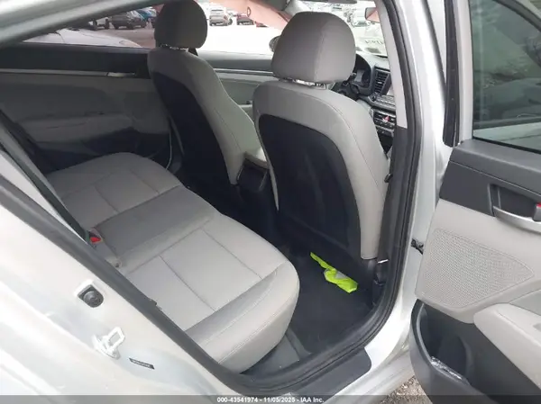 5NPD84LF0JH214802 2018 HYUNDAI ELANTRA - Image 8
