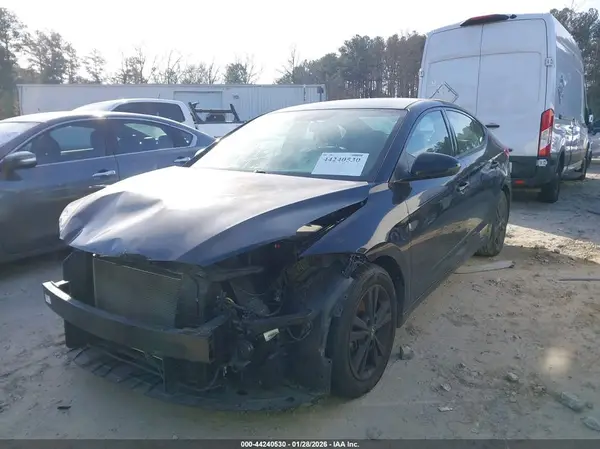 5NPD84LF0JH215108 2018 HYUNDAI ELANTRA - Image 2