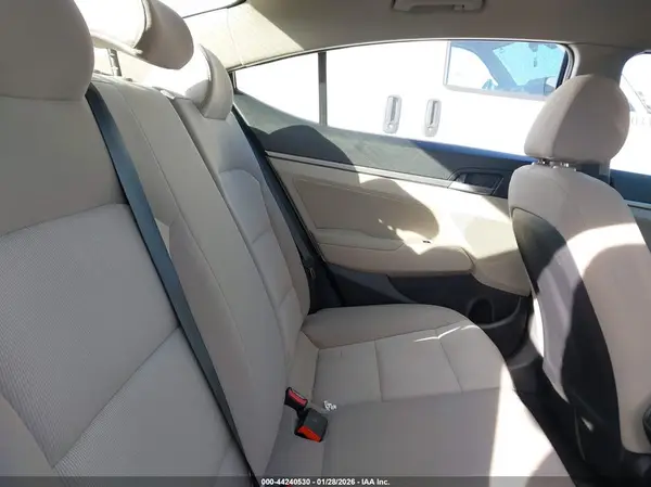 5NPD84LF0JH215108 2018 HYUNDAI ELANTRA - Image 8