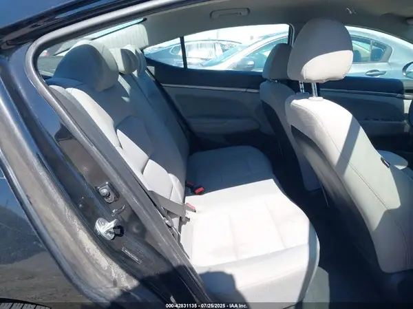 5NPD84LF0JH215299 2018 HYUNDAI ELANTRA - Image 8