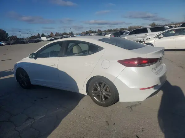 5NPD84LF0JH215352 2018 HYUNDAI ELANTRA - Image 2