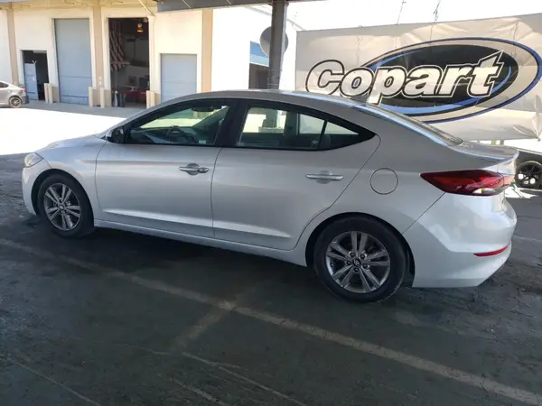 5NPD84LF0JH217392 2018 HYUNDAI ELANTRA - Image 2