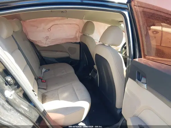 5NPD84LF0JH218185 2018 HYUNDAI ELANTRA - Image 8