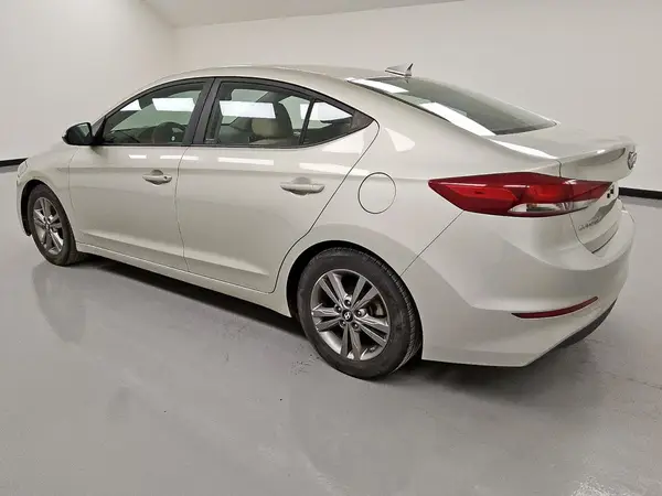 5NPD84LF0JH218834 2018 HYUNDAI ELANTRA - Image 2