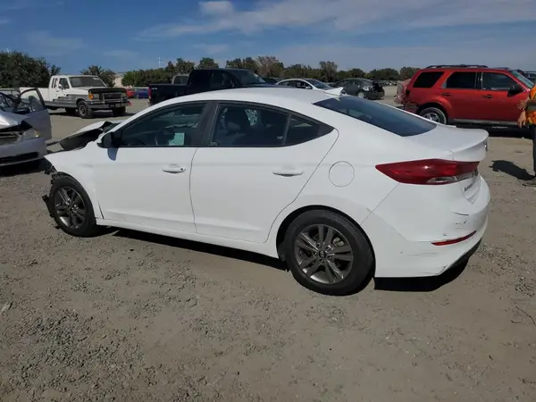 5NPD84LF0JH220762 2018 HYUNDAI ELANTRA - Image 2