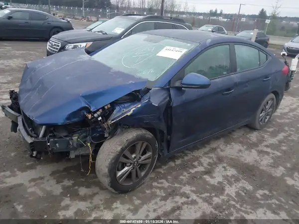 5NPD84LF0JH223676 2018 HYUNDAI ELANTRA - Image 2