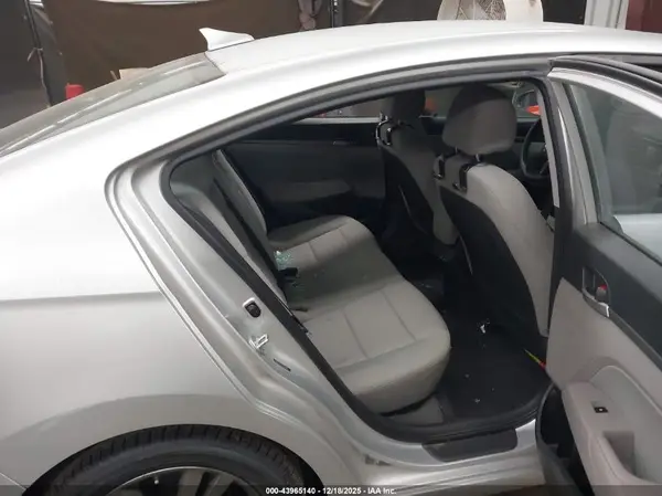5NPD84LF0JH228036 2018 HYUNDAI ELANTRA - Image 8
