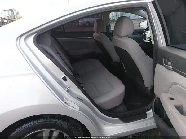 5NPD84LF0JH230742 2018 HYUNDAI ELANTRA - Image 8
