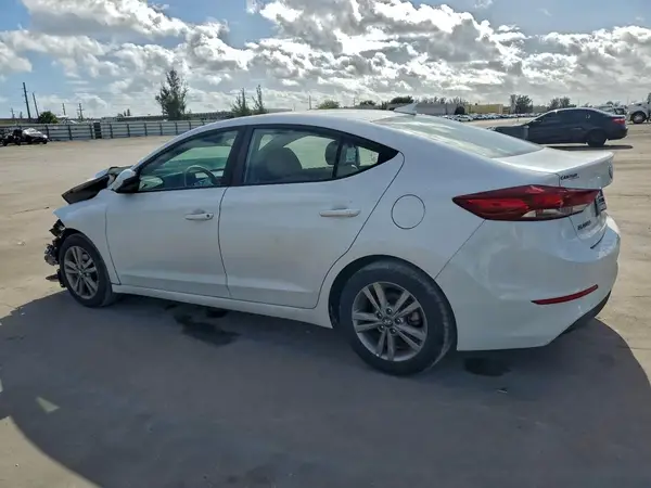 5NPD84LF0JH232765 2018 HYUNDAI ELANTRA - Image 2