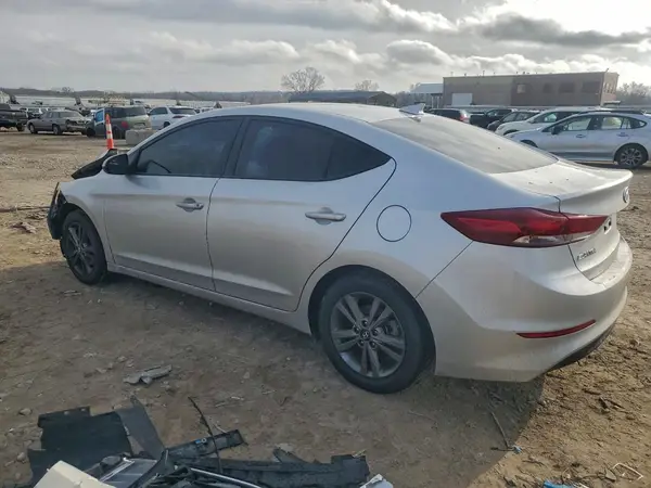5NPD84LF0JH233379 2018 HYUNDAI ELANTRA - Image 2